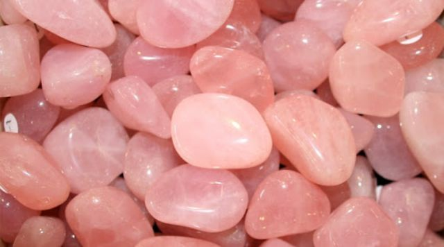 Thạch anh hồng – nuôi dưỡng sự dịu dàng trong từng hơi thở.